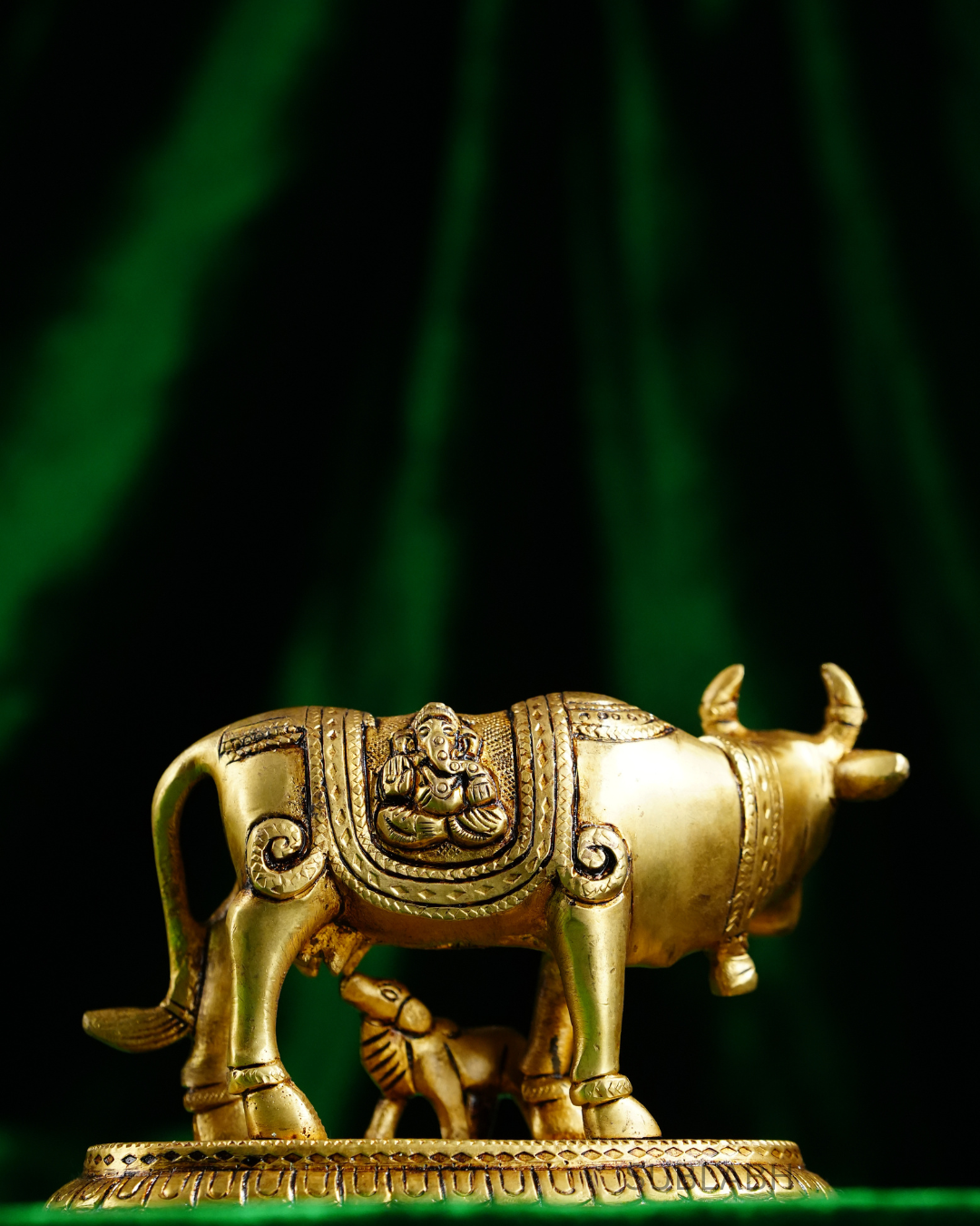 Sublabh Sacred Brass Kamadhenu Cow with Calf Idol – Divine Wish-Fulfilling Vastu Statue