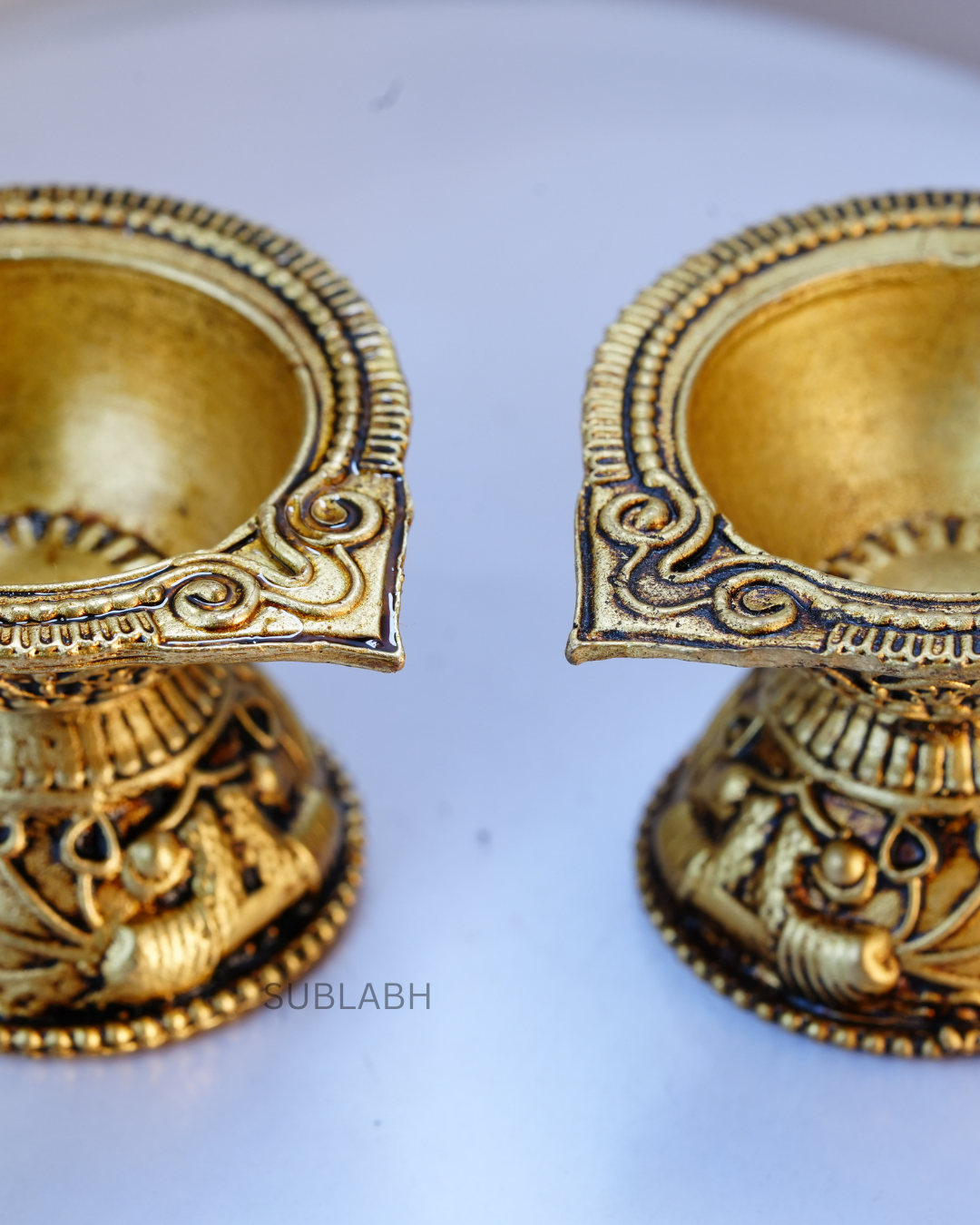 Sublabh Antique Bronze-Brass Agal Vilakku – Traditional Single-Wick Pooja Oil Lamp & Aarti Diya
